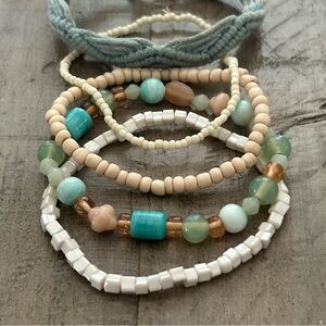 Beaded Bracelet bundle Coordinating Colors Blue Cream Tan Fun Fashion Jewelry